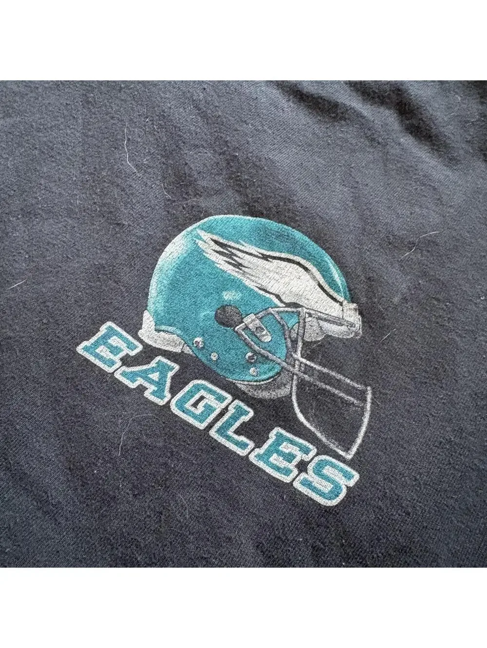 Absolutely beautiful Vintage early 2000s Y2K Philadelphia Eagles T-shirt.